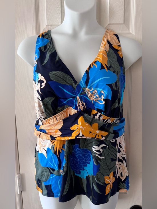 Lands' End Other - Lands’ End Wrap Style Tankini Top Crisscross Straps Plus 2X 20W-22W Navy Floral